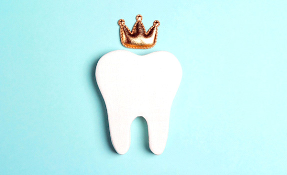 an illustration of a tooth wearing a dental crown in Rockwall, TX