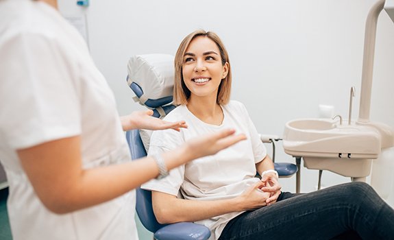 dentist explaining gum disease