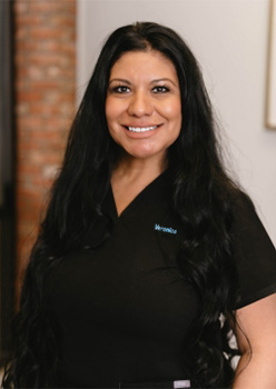 Dental assistant Veronica